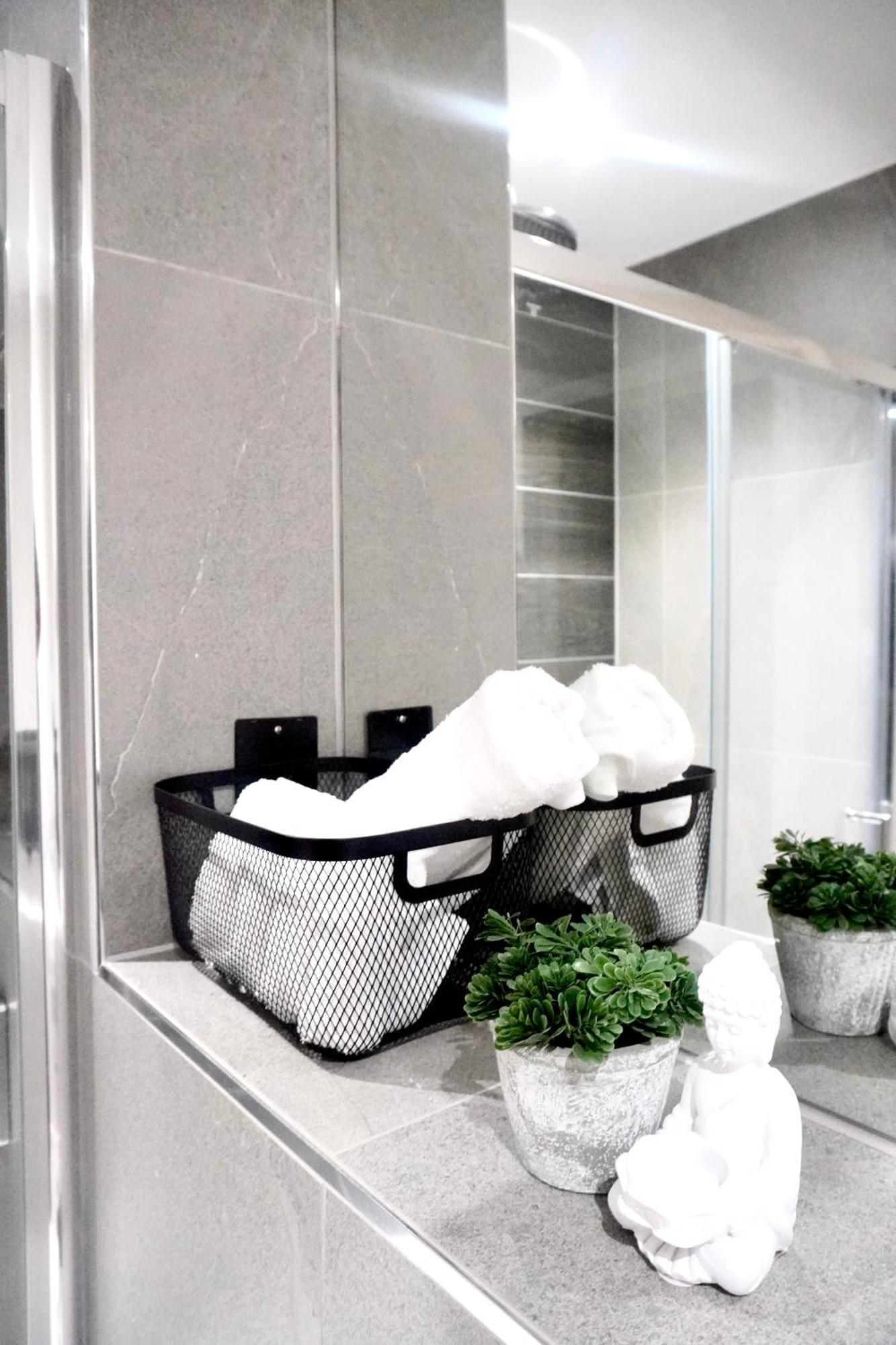 Central Manchester Luxury 2 Bed Apartment With Balcony Bagian luar foto