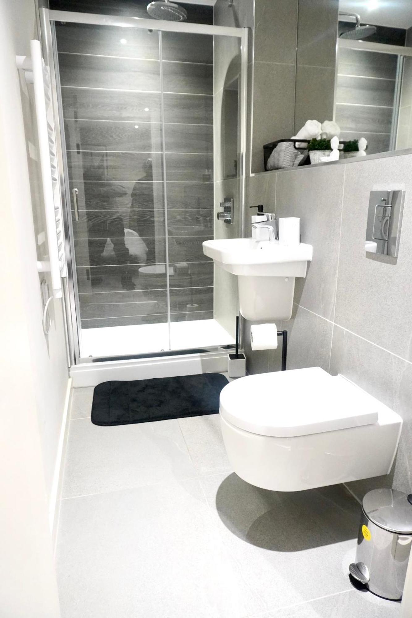 Central Manchester Luxury 2 Bed Apartment With Balcony Bagian luar foto