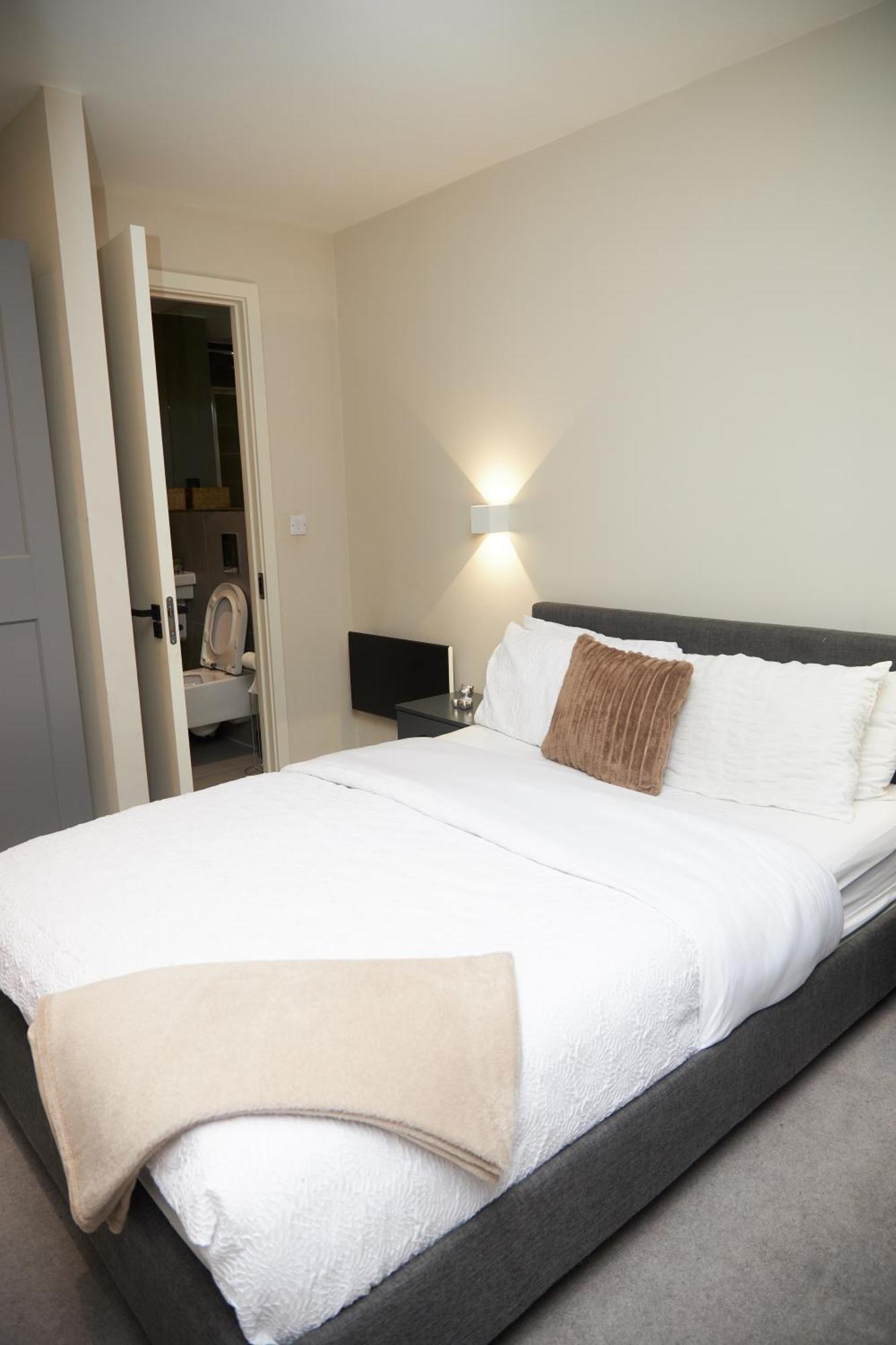 Central Manchester Luxury 2 Bed Apartment With Balcony Bagian luar foto